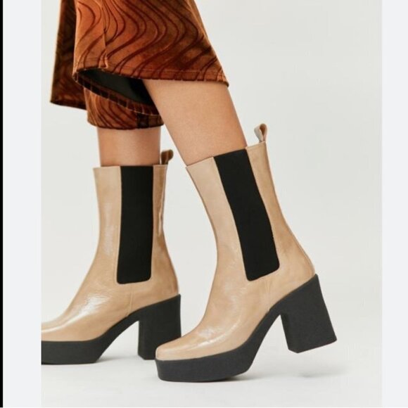 INTENTIONALLY BLANK  Bossy Leather Chunky Platform Chelsea Boots - Picture 2 of 16